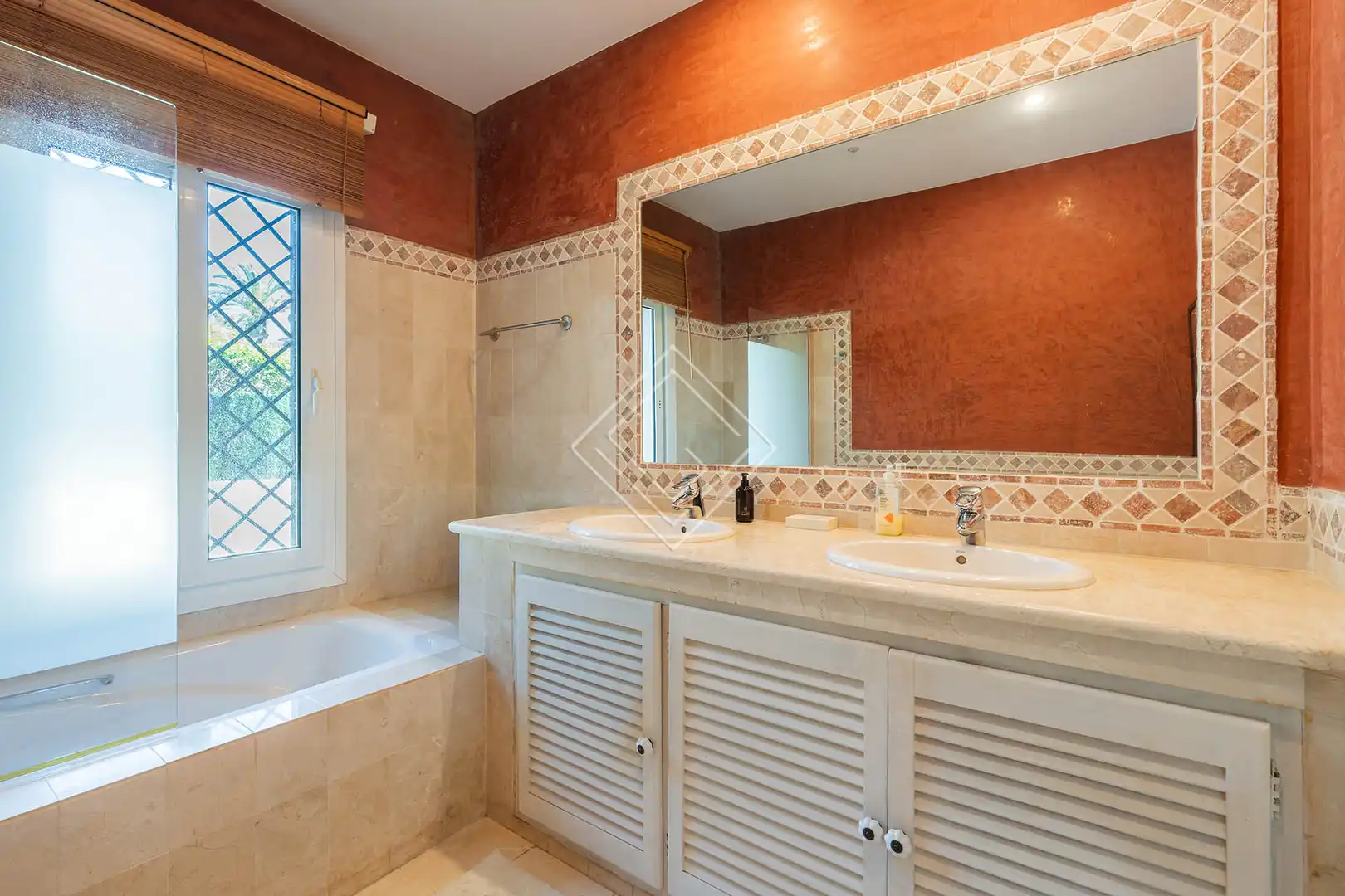 Chalet con piscina en venta en Milla de Oro, imagen 20