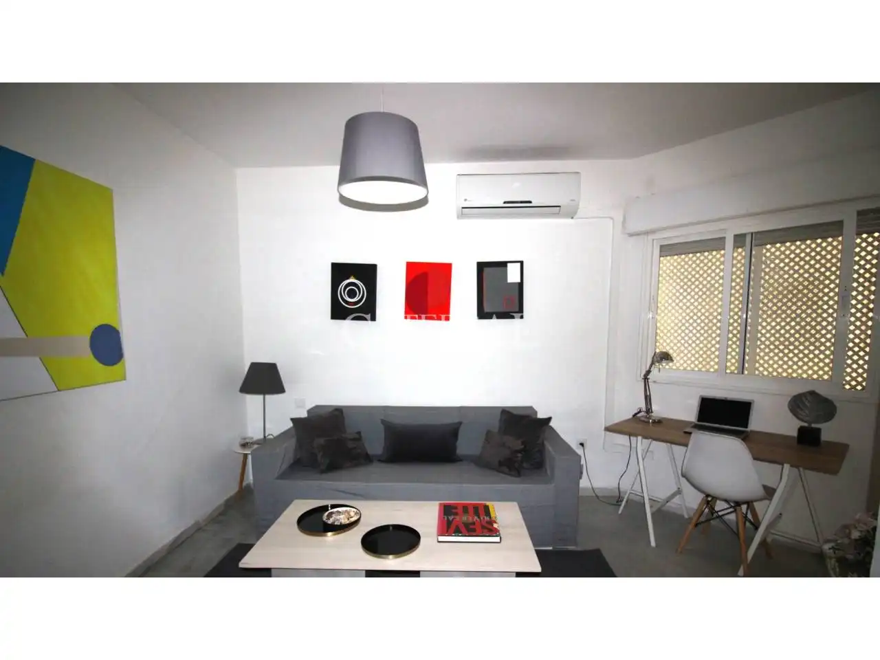 Sala d'estar de Estudi en venda en Sevilla amb Aire condicionat i Calefacció