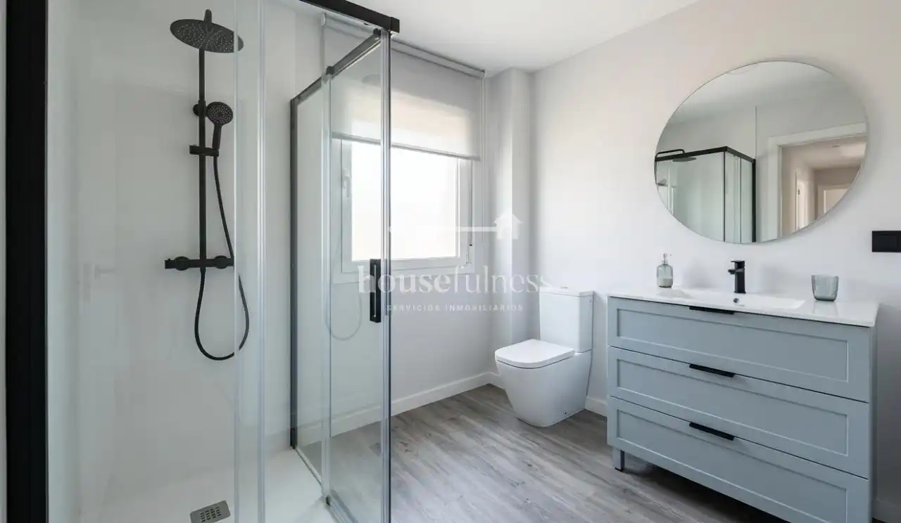 Bathroom of Flat for rent in Ferrol  with Terrace and Furnished