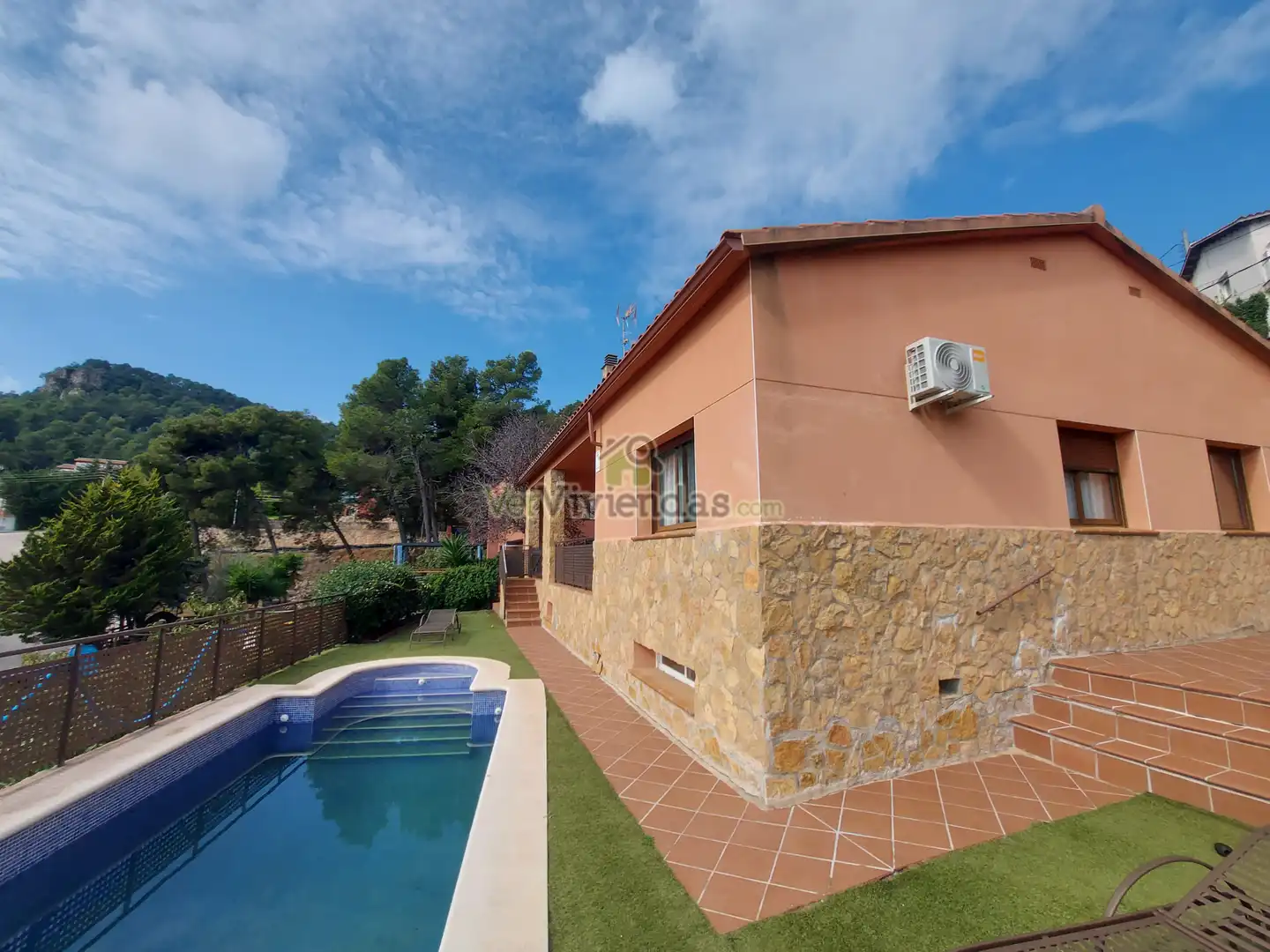 Piscina de Casa o xalet en venda en Corbera de Llobregat amb Aire condicionat, Calefacció i Jardí privat