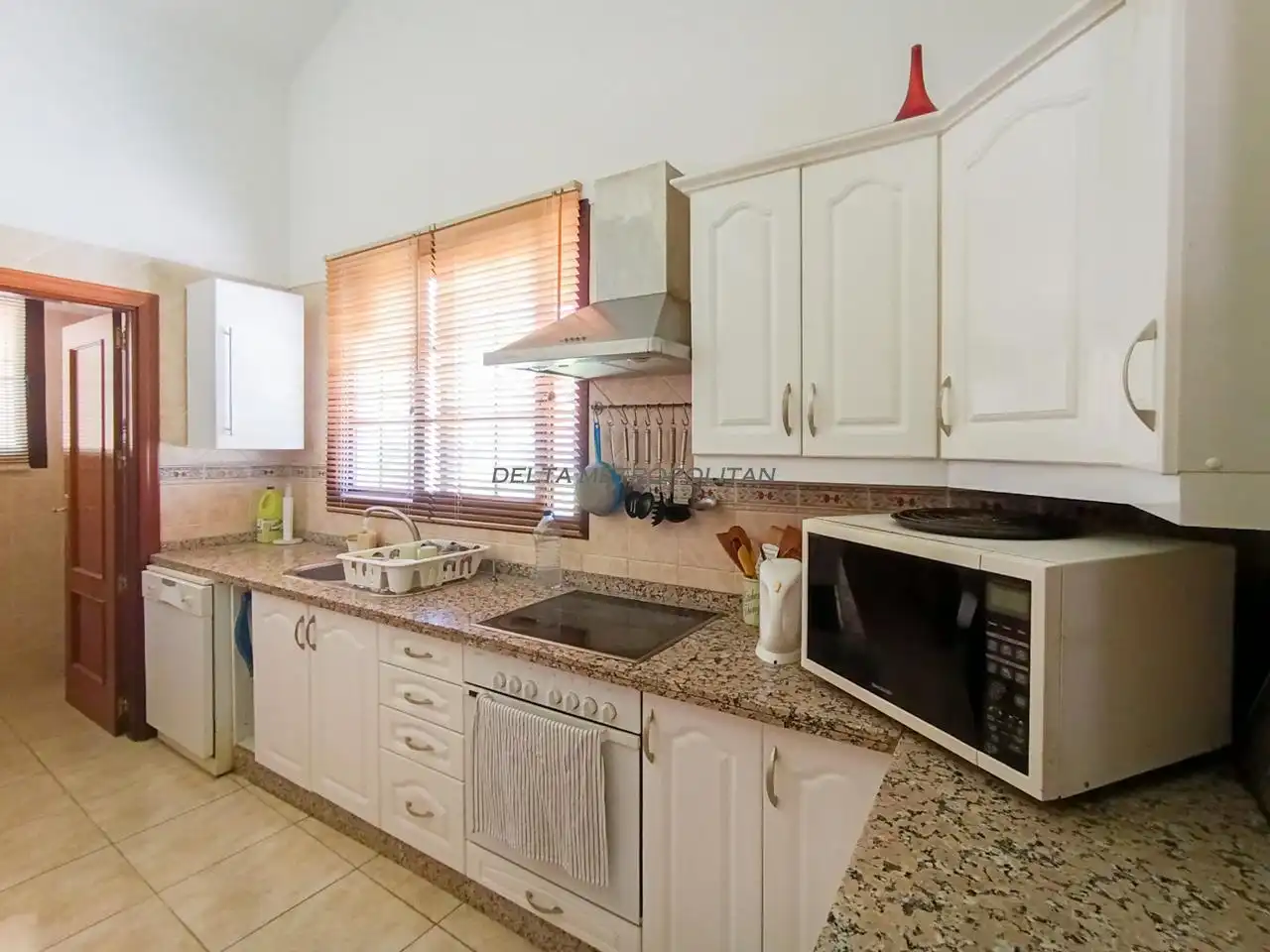 Cuina de Casa o xalet en venda en Arona amb Aire condicionat, Terrassa i Traster