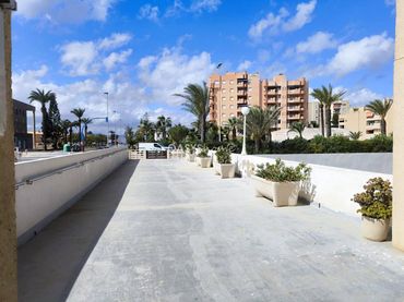 Pis amb balcó en venda a Avenida Gran Vía de la Manga 3