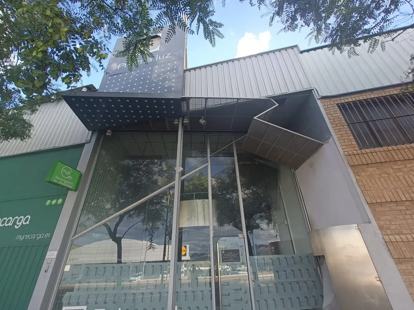 Industrial building to rent in Avinguda de Benicàssim 13