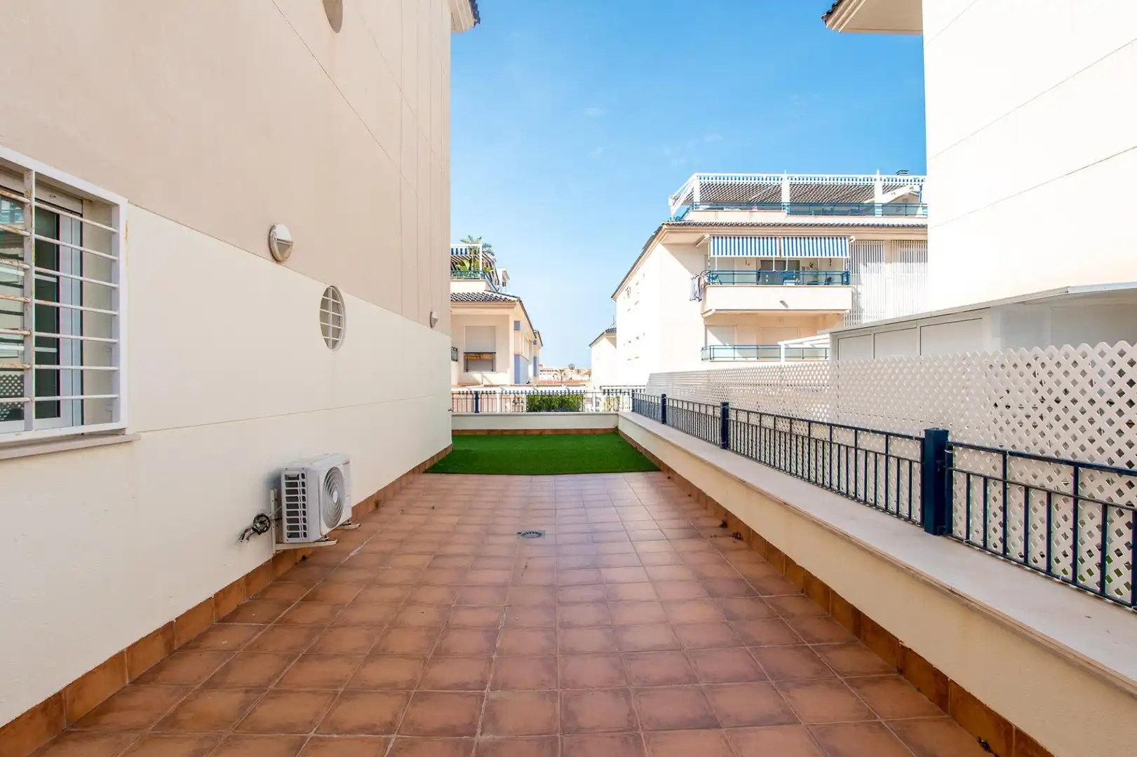 Terrassa de Pis en venda en Pilar de la Horadada amb Aire condicionat, Calefacció i Jardí privat