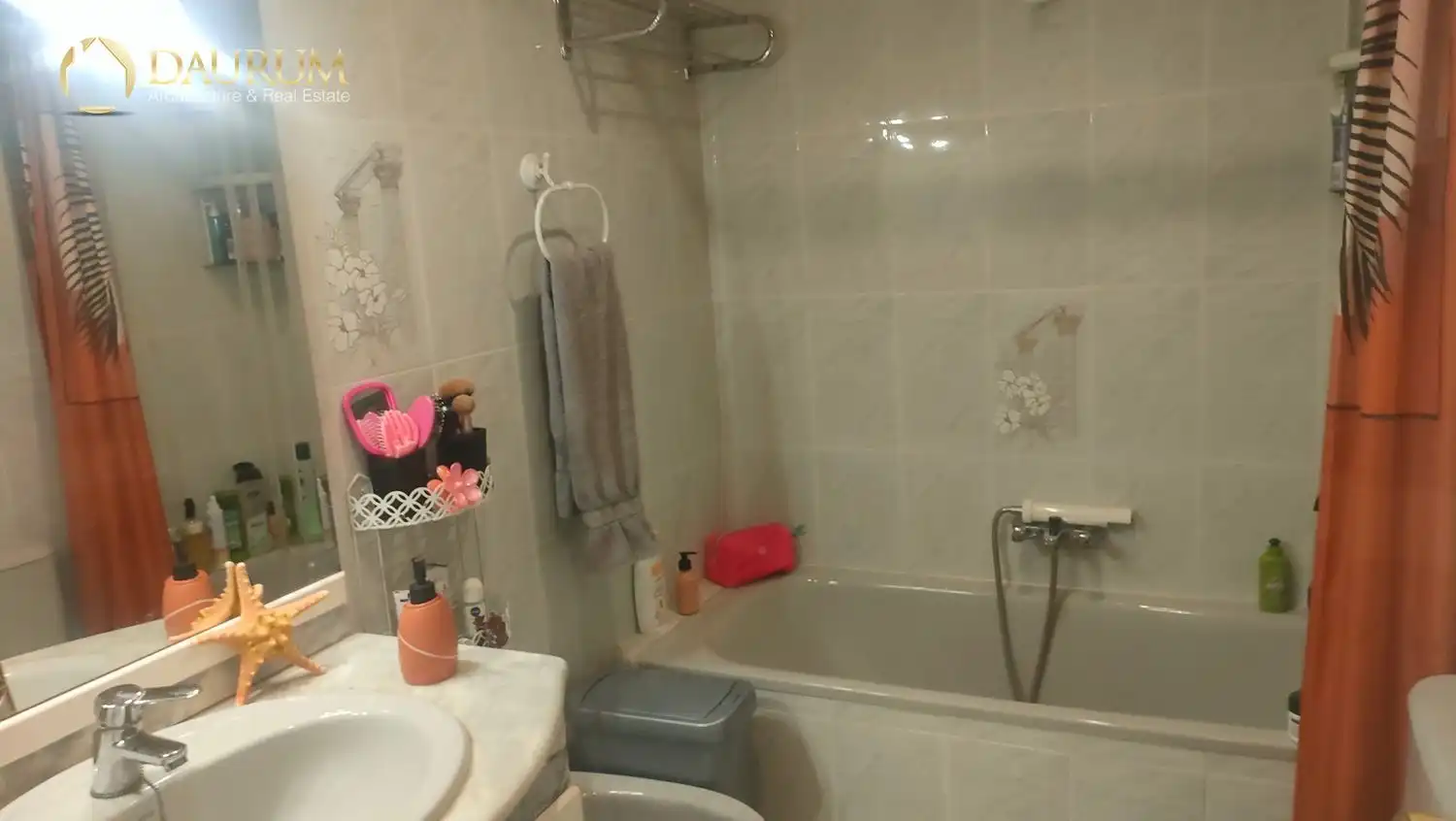 Bathroom of Flat for sale in Mislata  with Air Conditioner, Terrace and Furnished