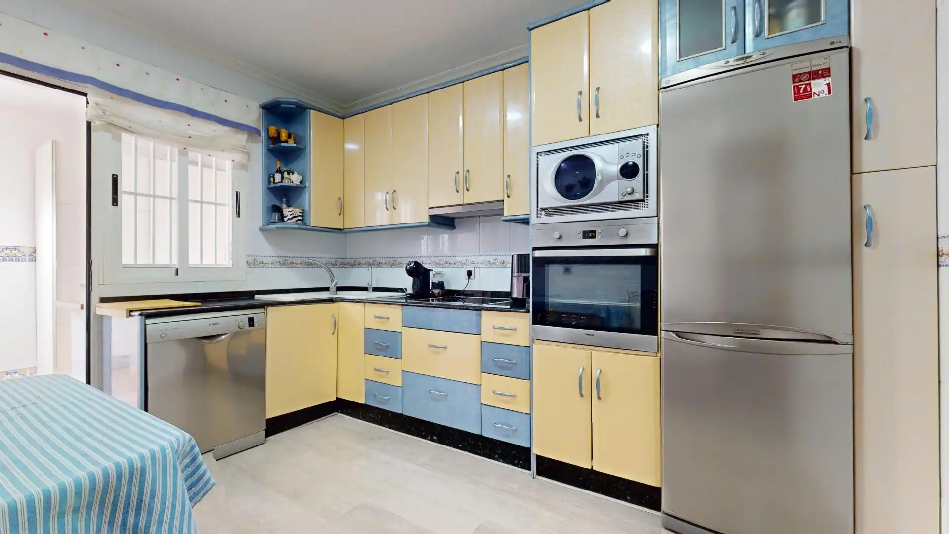 Cocina de Casa adosada en venta en Los Alcázares con Terraza y Balcón