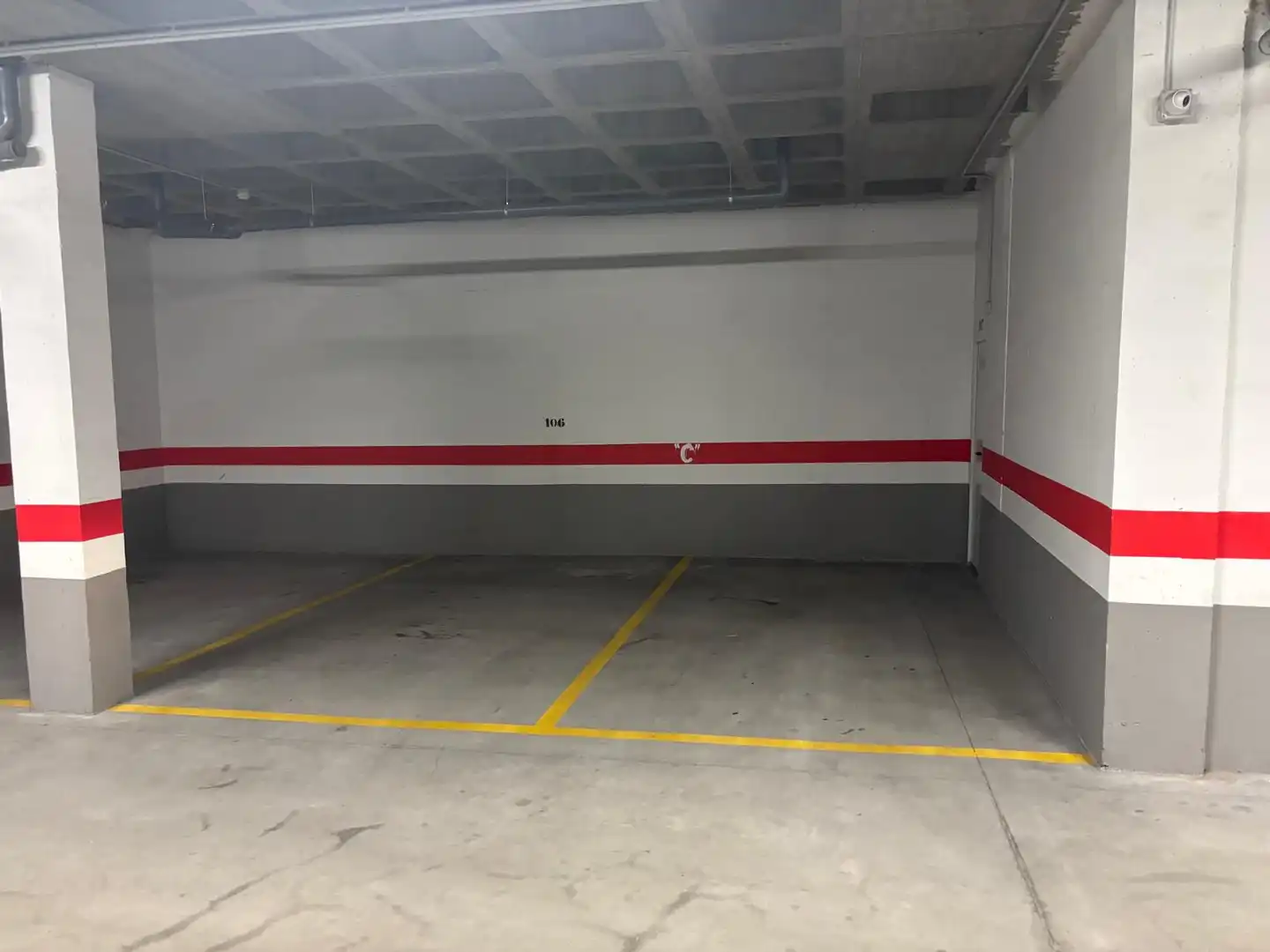 Parking of Flat for rent in Almuñécar  with Air Conditioner, Heating and Terrace