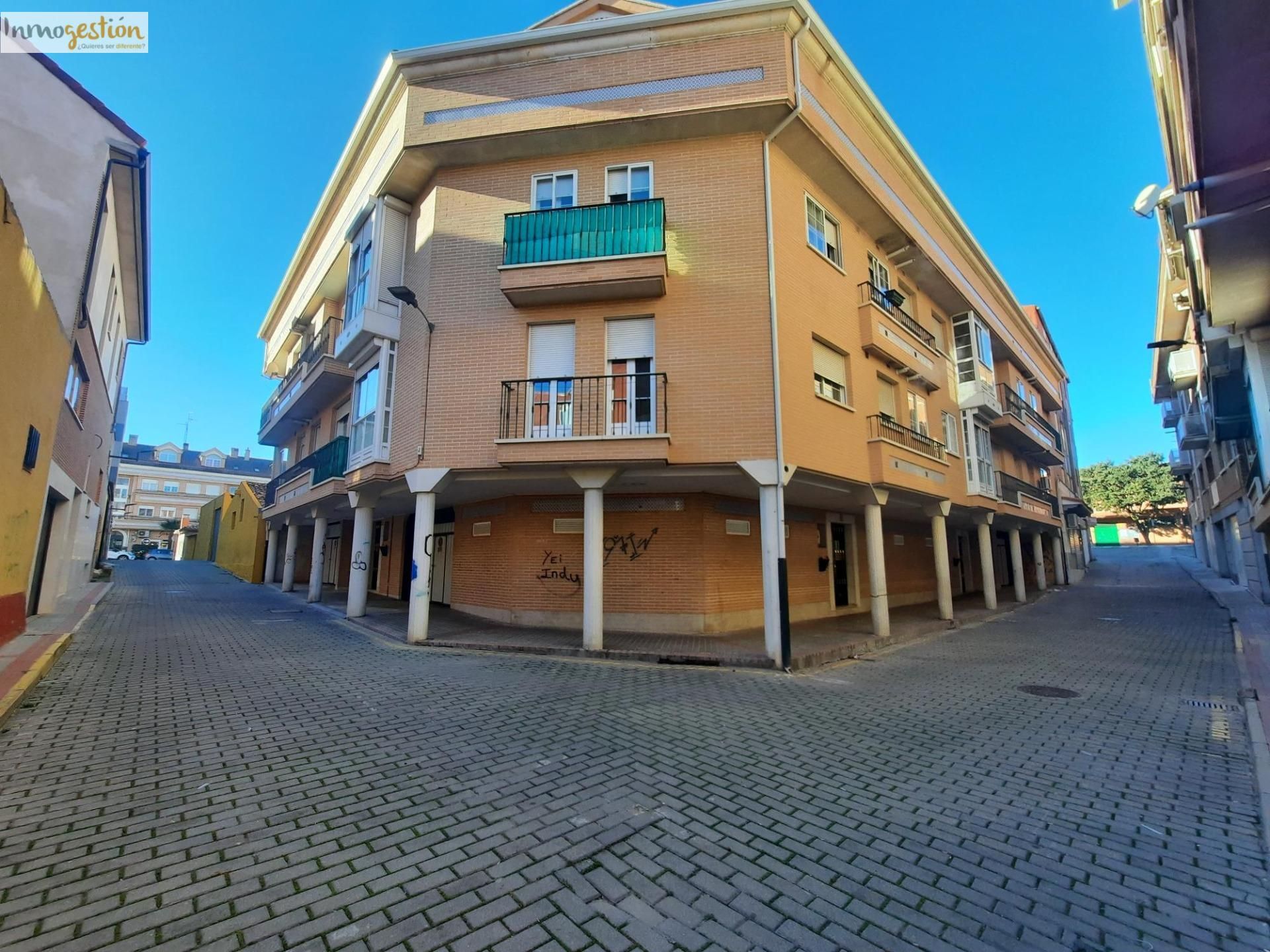Exterior view of Flat for sale in Tudela de Duero  with Heating, Terrace and Storage room