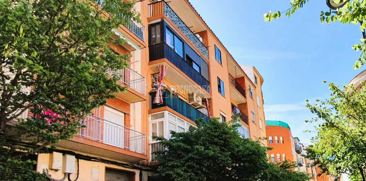 Exterior view of Flat for sale in Zaragoza  with Balcony