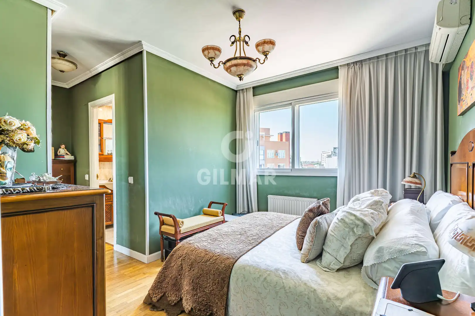 Bedroom of Flat for sale in Madrid  with Heating, Private garden and Storage room
