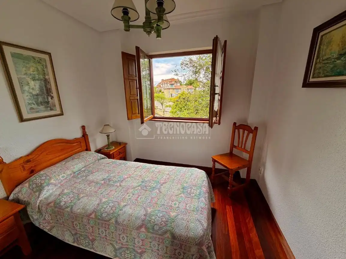 Schlafzimmer von Einfamilien-Reihenhaus zum Verkauf in Ribamontán al Mar mit Heizung, Möbliert und Balkon