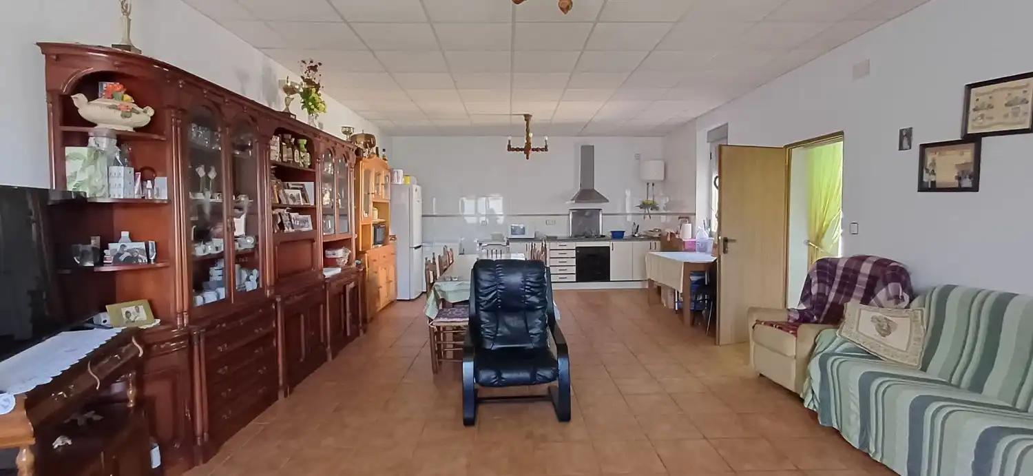 Cuina de Casa o xalet en venda en Valderrey amb Calefacció, Terrassa i Traster
