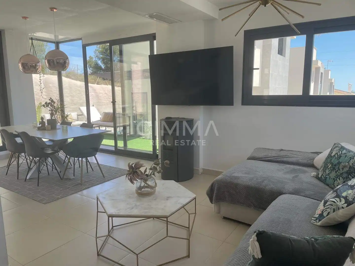 Sala de estar de Casa o chalet en venta en La Nucia con Aire acondicionado, Calefacción y Jardín privado