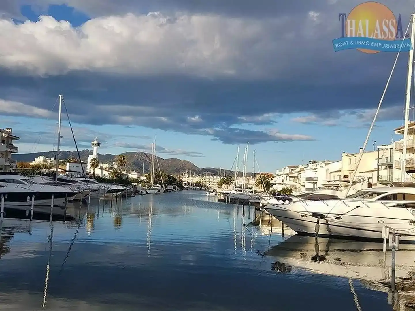 Vista exterior de Residencial en venda en Empuriabrava