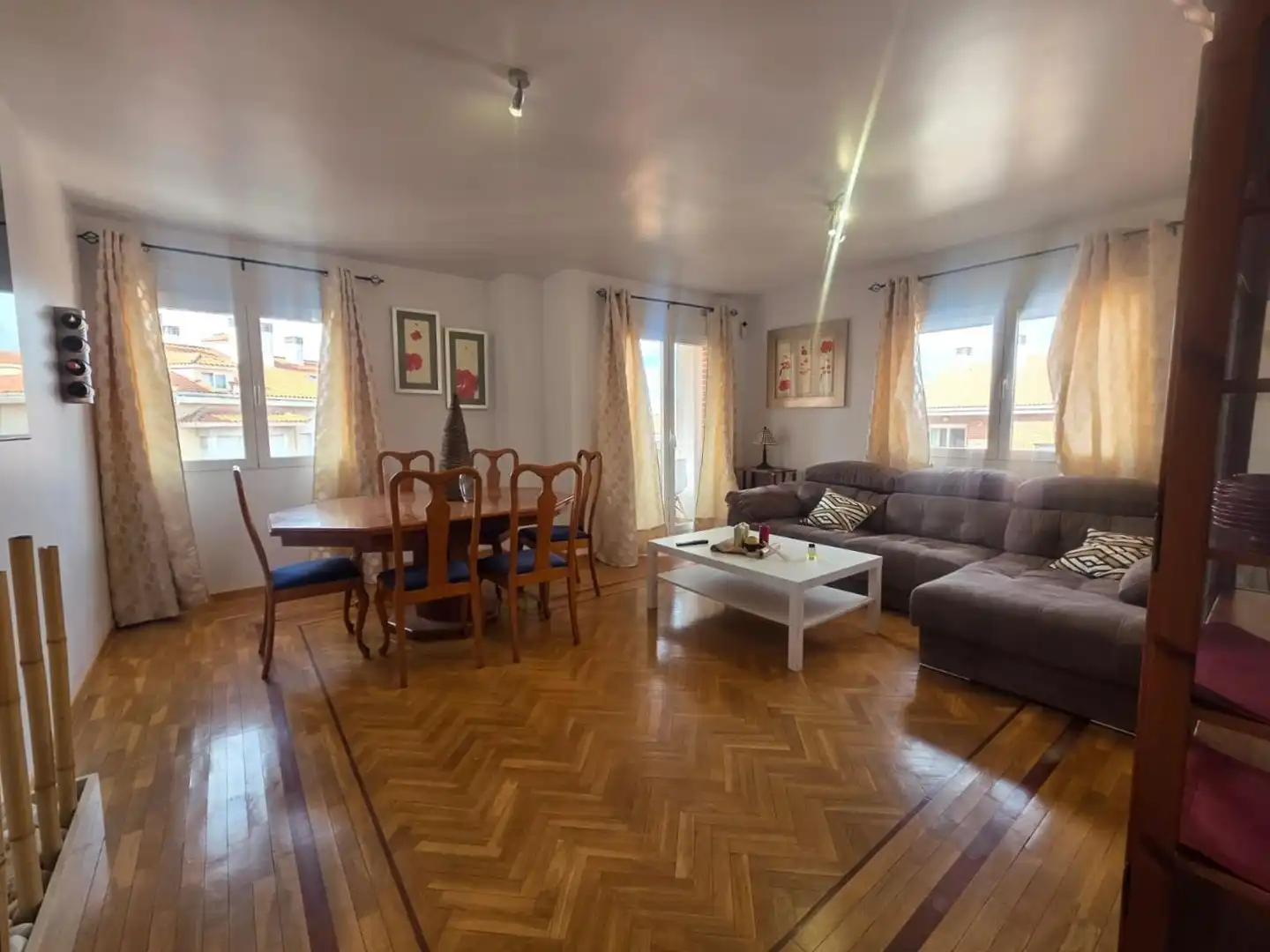 Wohnzimmer von Wohnung zur Miete in Ávila mit Heizung, Parkett und Terrasse