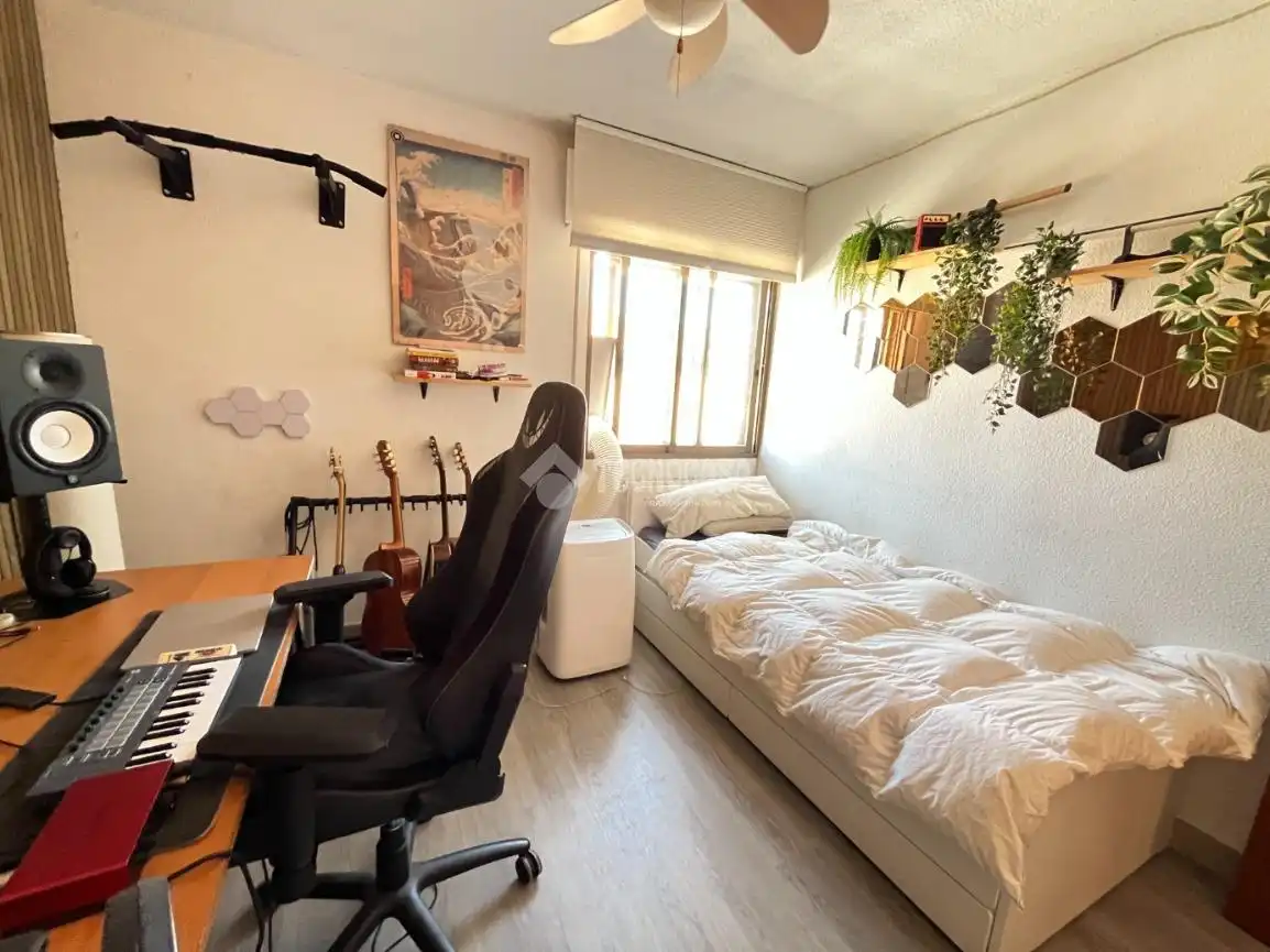 Habitación de Casa adosada en venta en Loeches