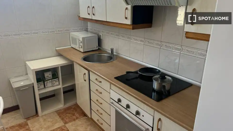 Cocina de Piso de alquiler en Madrid con Aire acondicionado, Calefacción y Amueblado