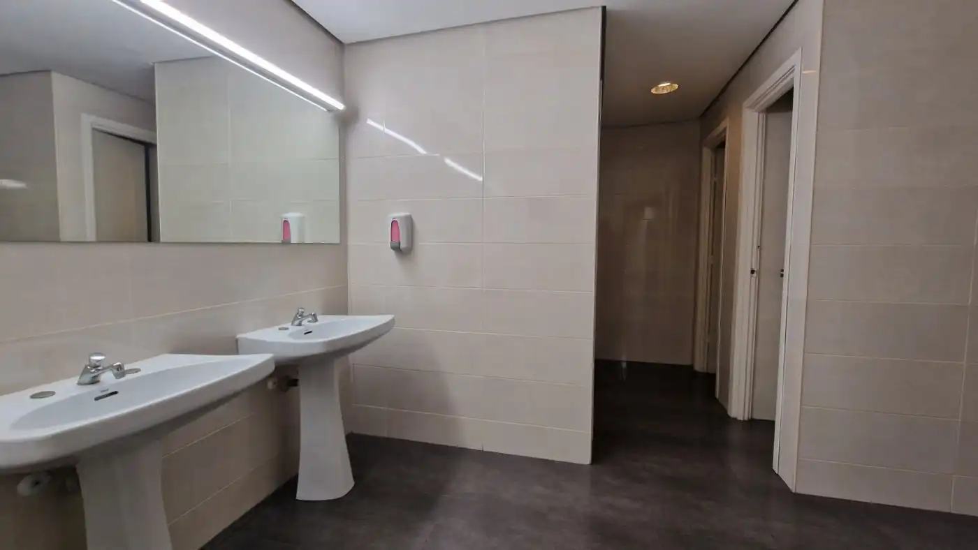 Office space with lift for sale in Calle Rodriguez Arias 71 bis, imagen 20
