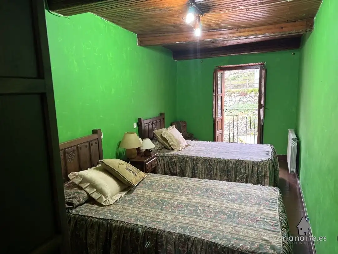 Bedroom of Houses for sale in Peñamellera Alta  with Heating