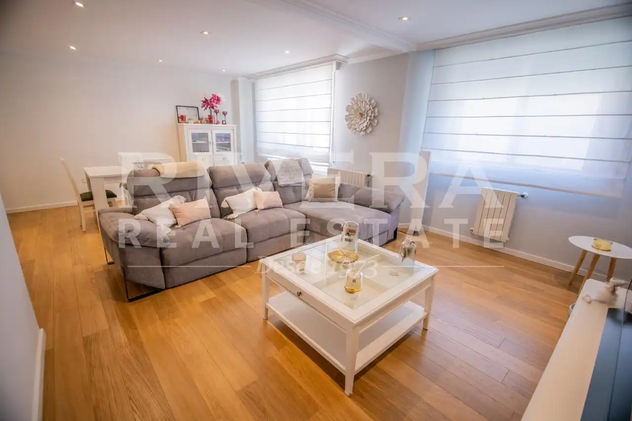 Living room of Duplexes for sale in Nigrán  with Heating, Parquet flooring and Storage room