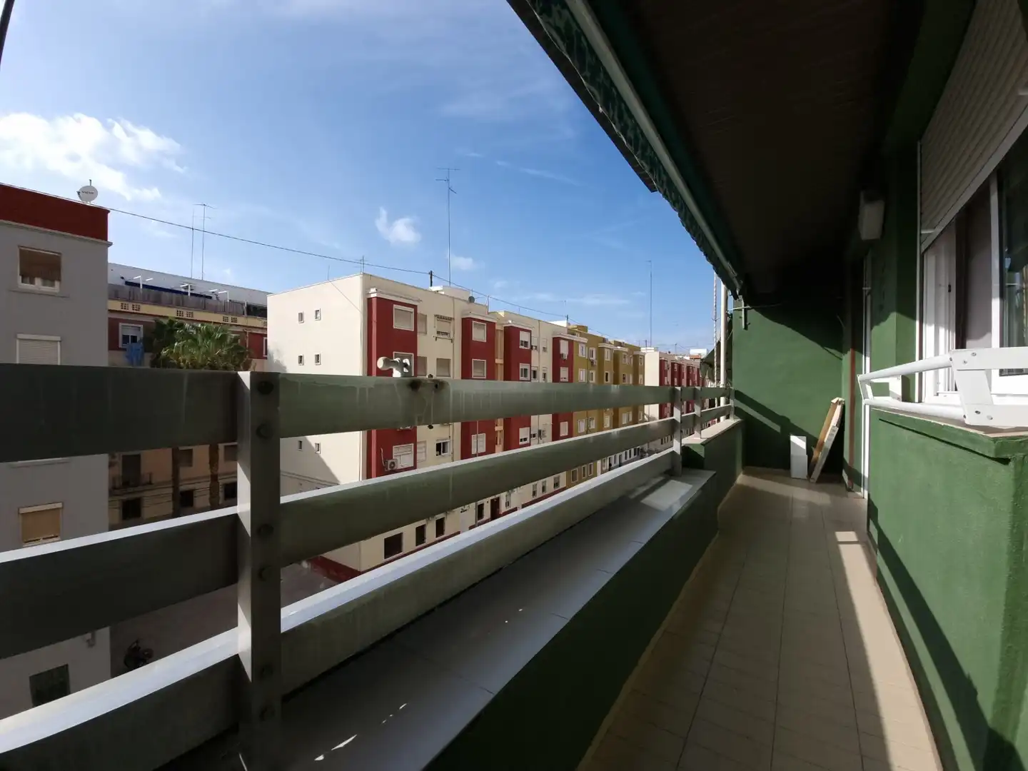 Vista exterior de Pis de lloguer en Valencia amb Terrassa, Moblat i Forn