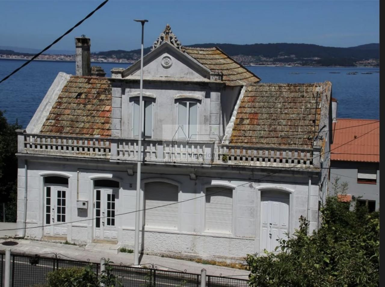 Vista exterior de Casa o xalet en venda en Bueu amb Calefacció, Jardí privat i Traster