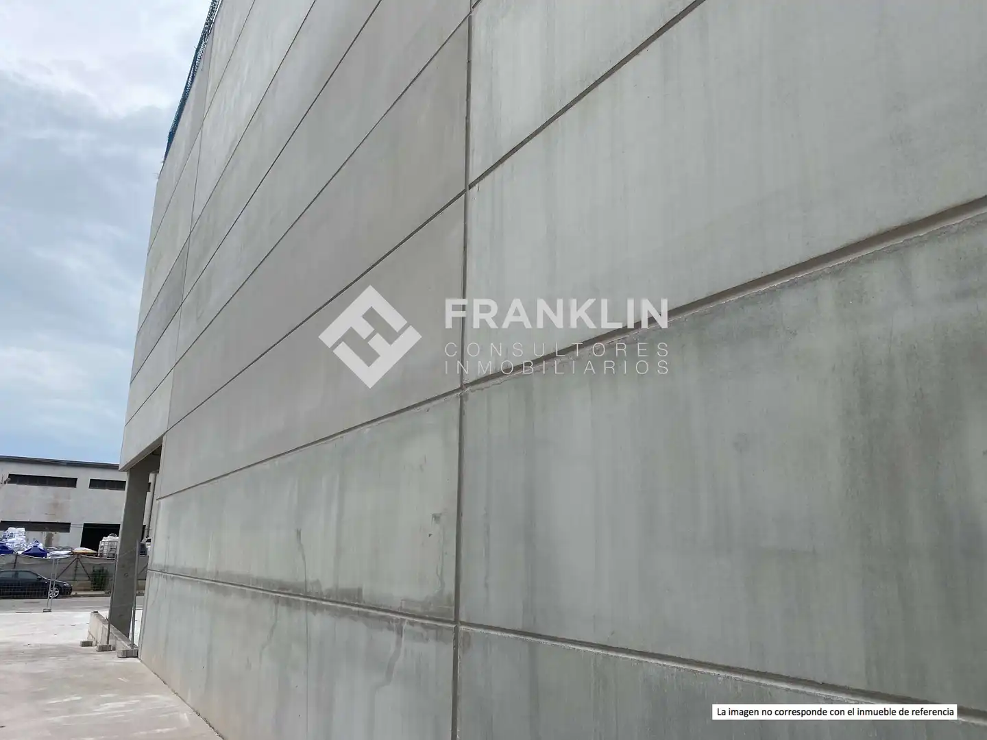 Industrial building with lift for sale in Zona Industrial, imagen 3