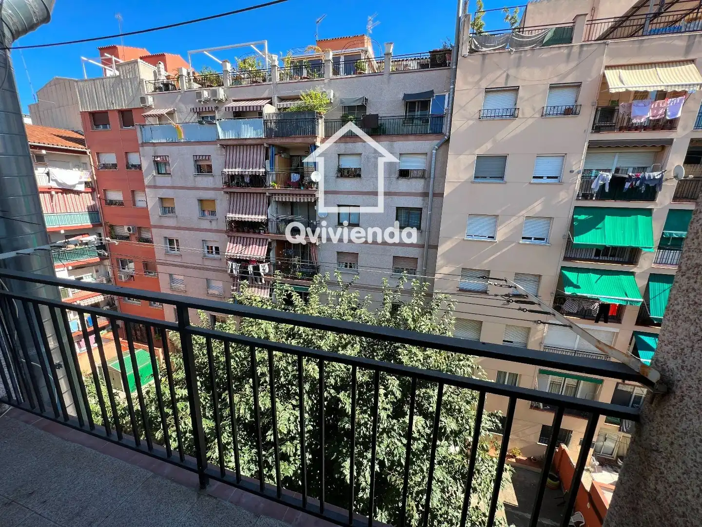Vista exterior de Ático en venta en Barberà del Vallès con Calefacción y Terraza