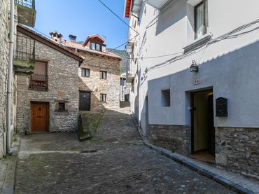 Casa con balcone in vendita a AGUSTINA ARAGON 16