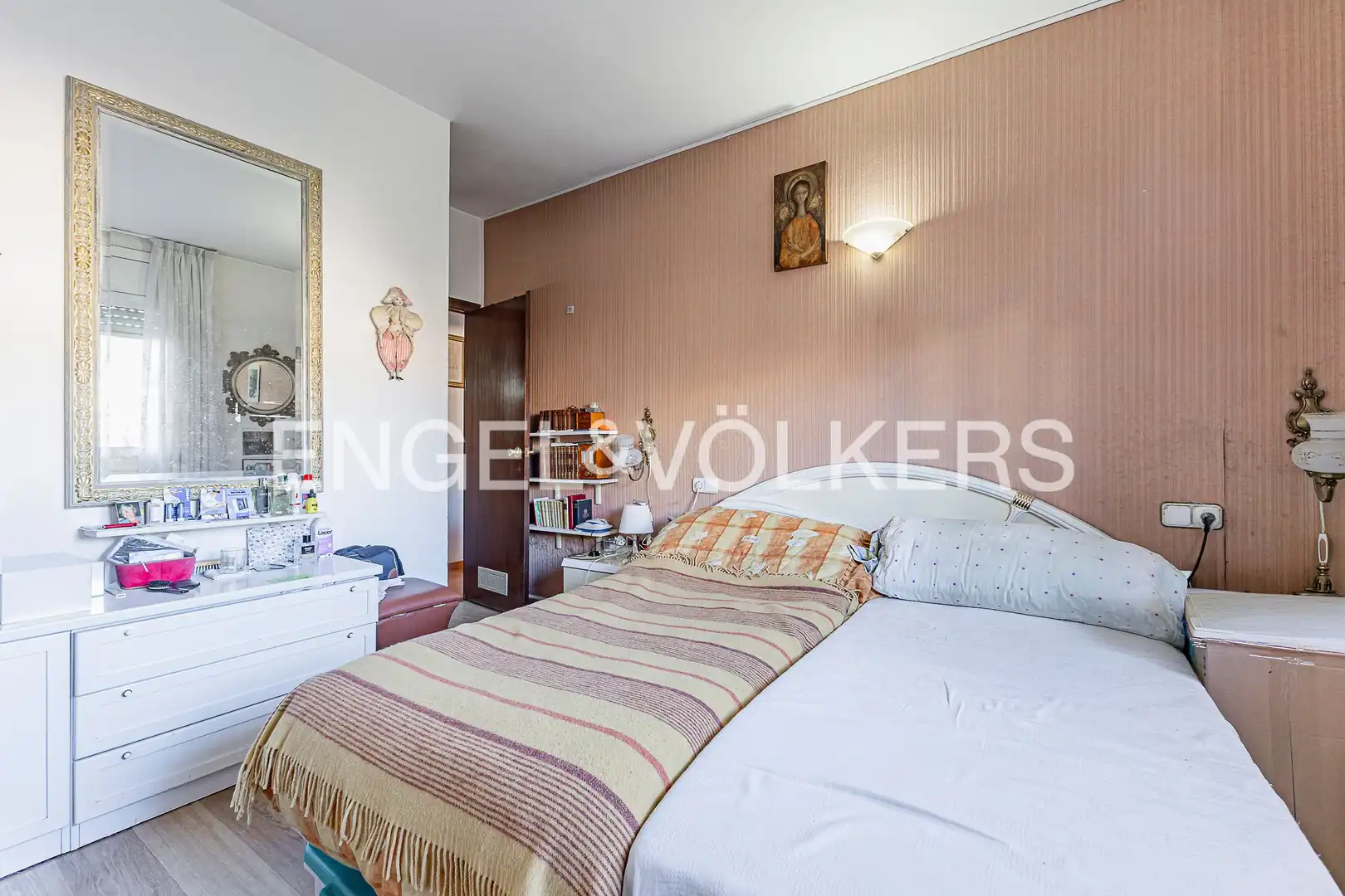 Habitación de Piso en venta en Barcelona con Calefacción, Piscina y Balcón
