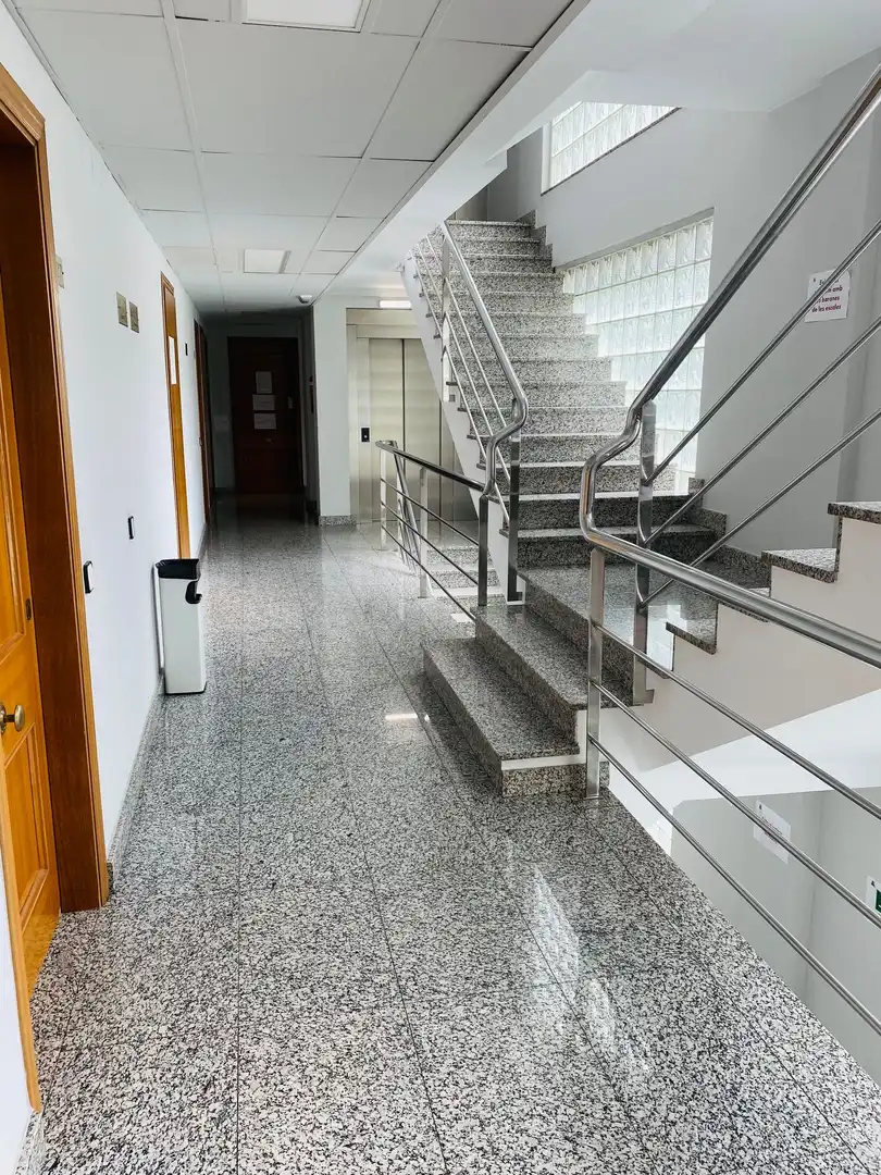 Oficina de lloguer en Cerdanyola del Vallès amb Aire condicionat i Terrassa
