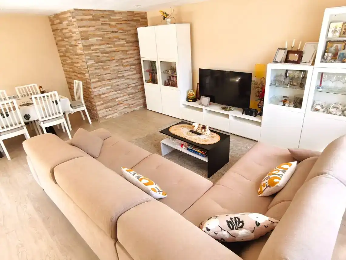 Sala d'estar de Casa adosada en venda en Abadín