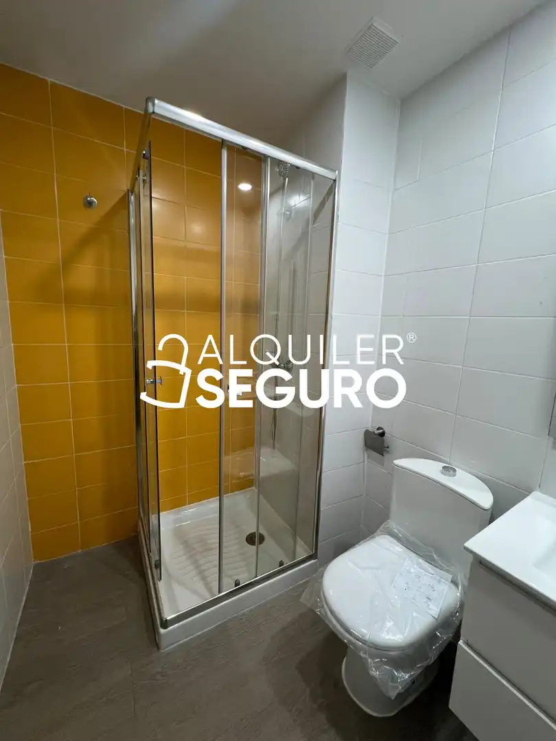 Bathroom of Flat for rent in Fuencarral - El Pardo