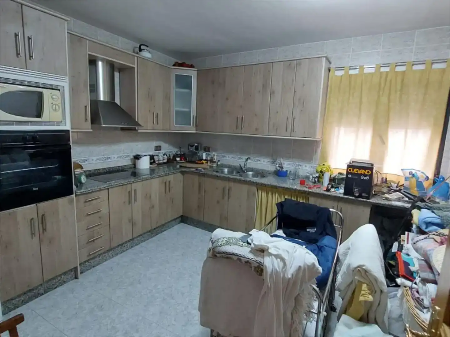 Cuina de Casa o xalet en venda en Zarza de Granadilla amb Aire condicionat, Piscina i Balcó