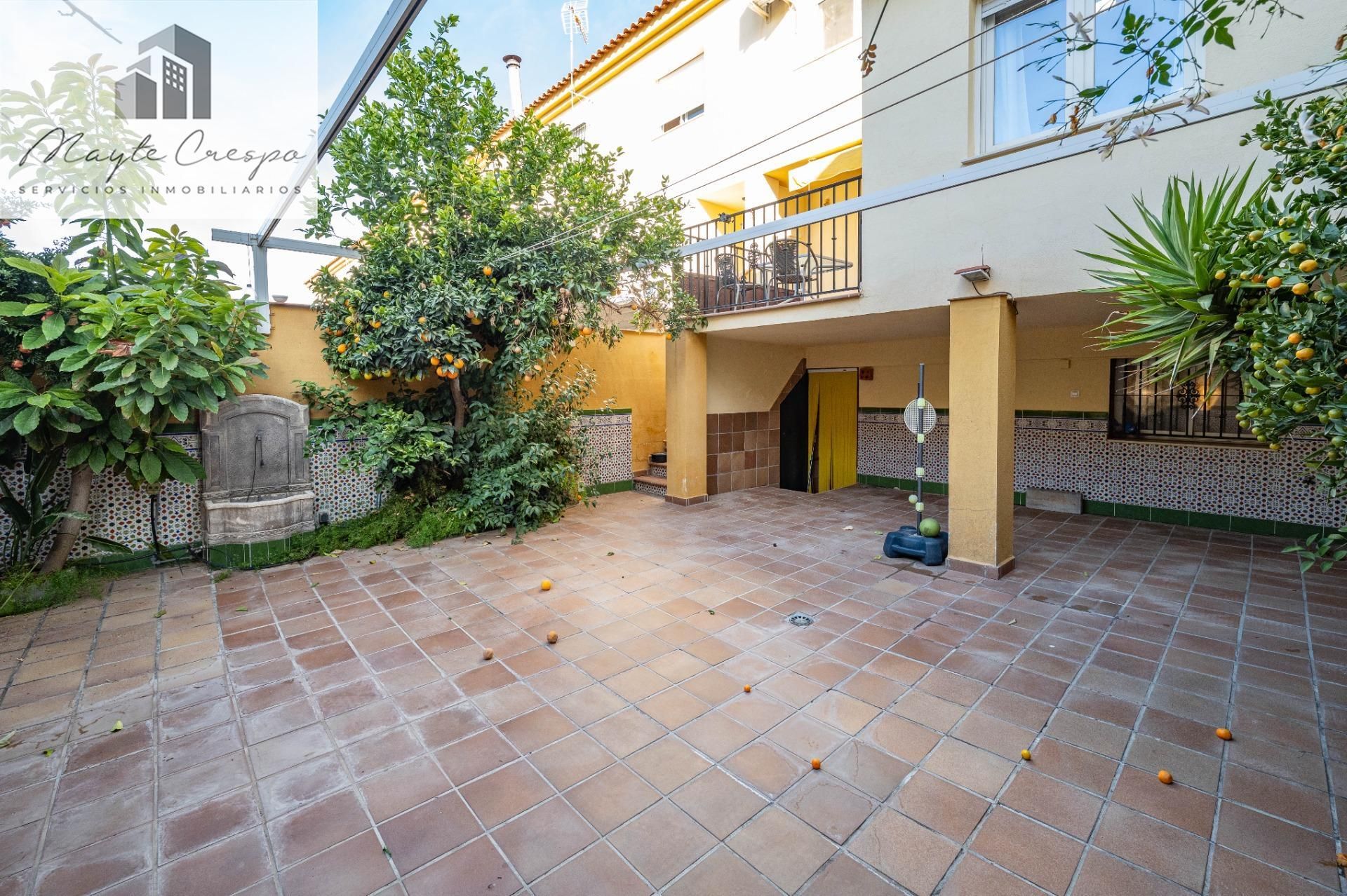 Vista exterior de Casa adosada en venda en Cúllar Vega amb Aire condicionat, Calefacció i Balcó