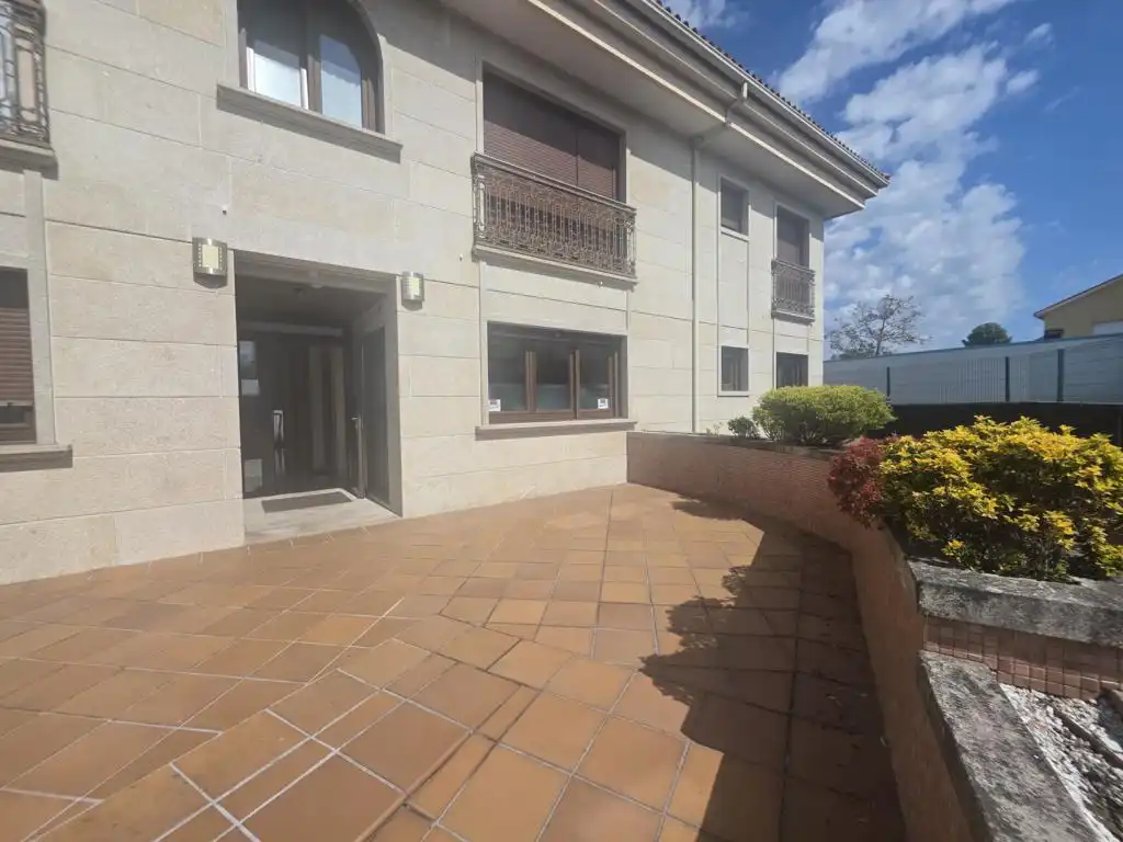 Vista exterior de Apartament en venda en Boiro amb Calefacció, Parquet i Traster