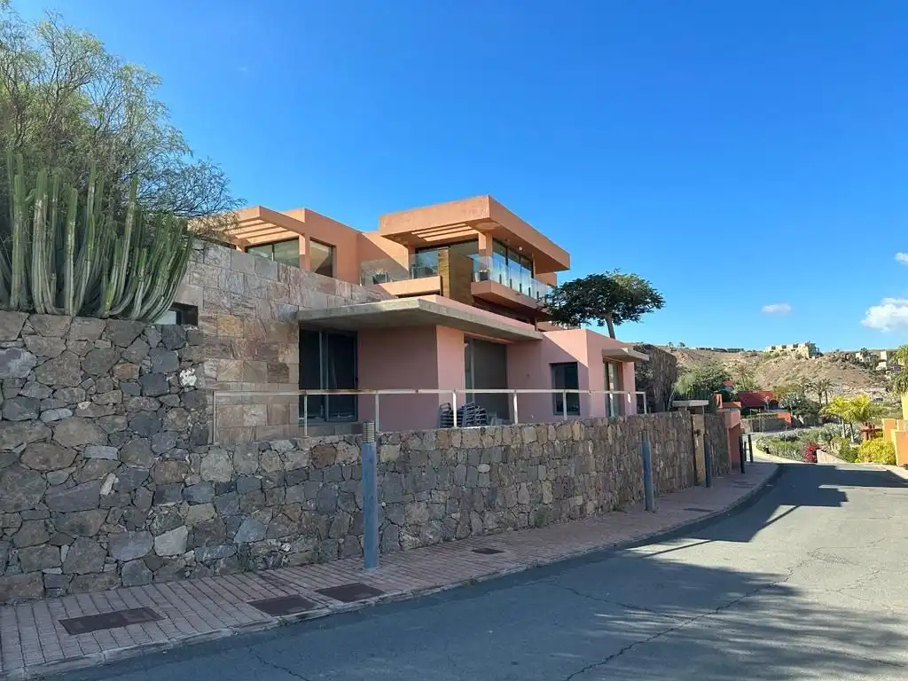Houses for sale in Salobre Golf