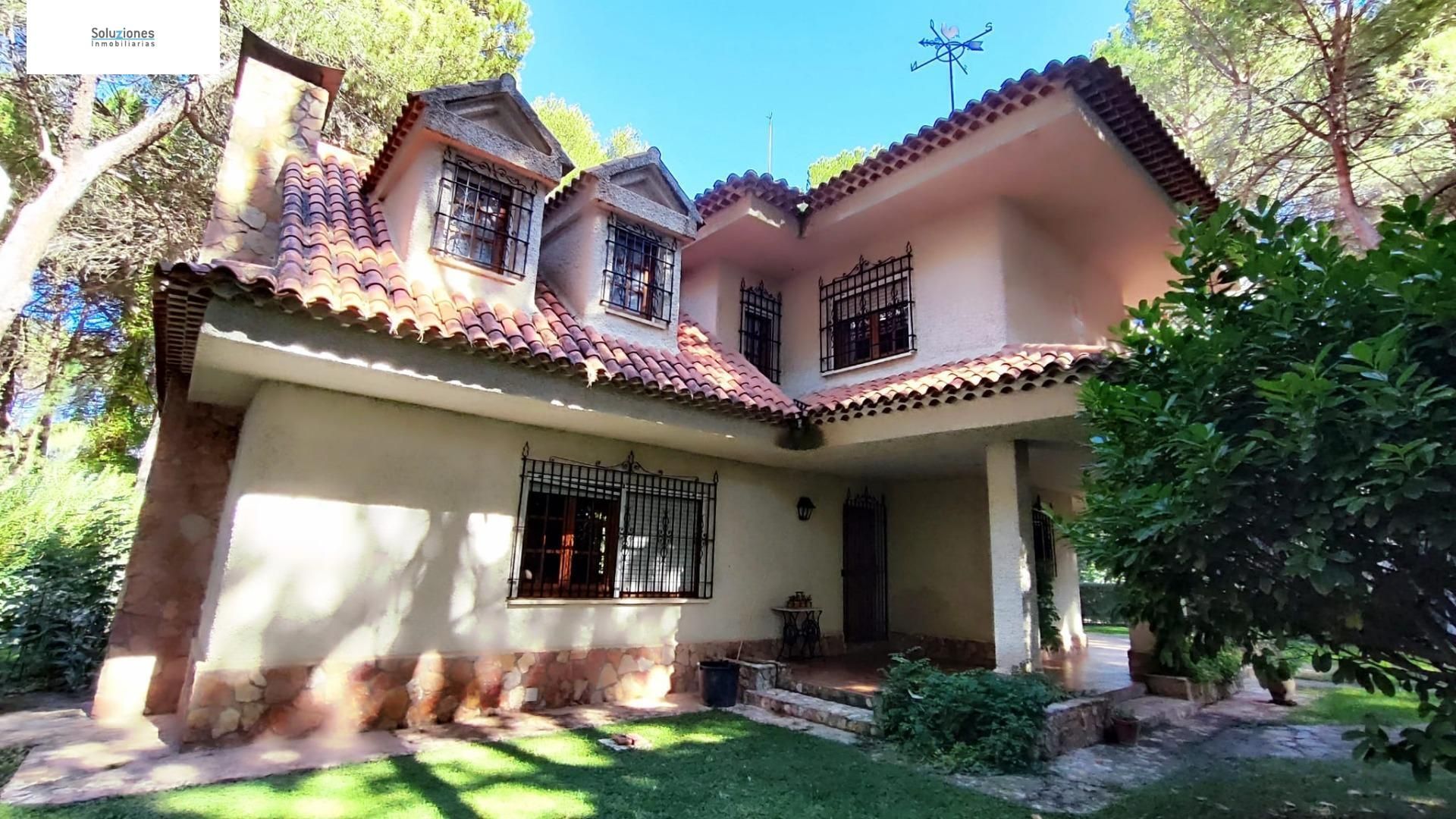 Vista exterior de Casa o xalet en venda en  Albacete Capital amb Aire condicionat, Calefacció i Traster