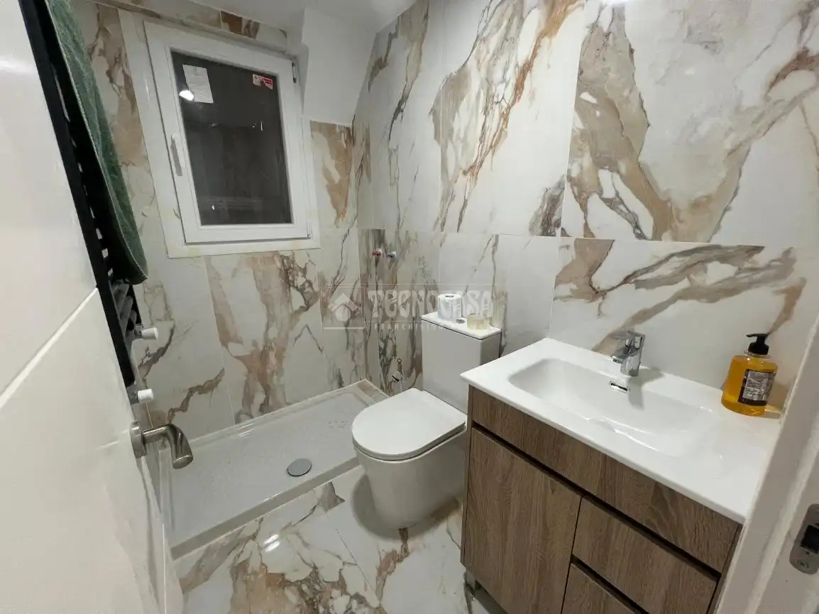 Bathroom of Flat for sale in Zaragoza  with Heating and Terrace