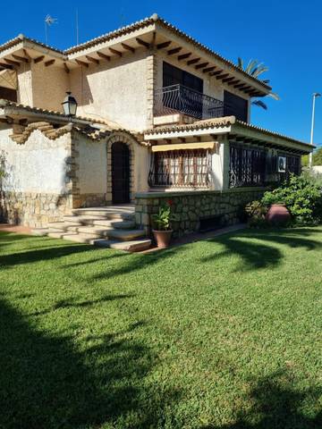 Casa-chalet en Venta en Vistahermosa