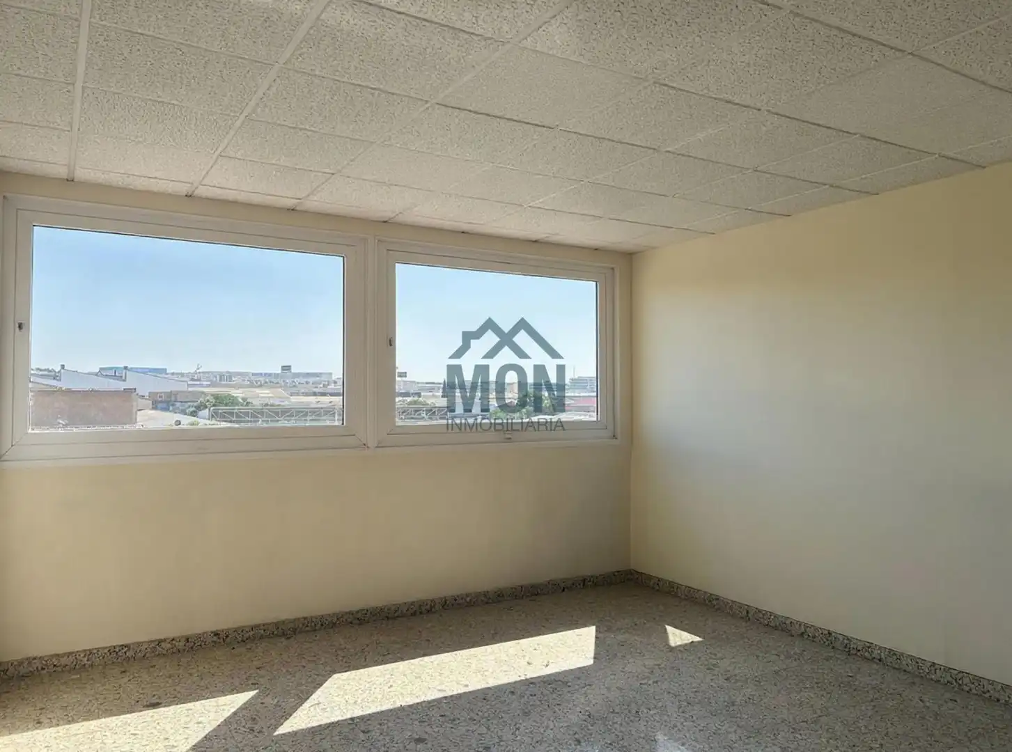 Industrial building with lift to rent in Fuente del Jarro, imagen 5