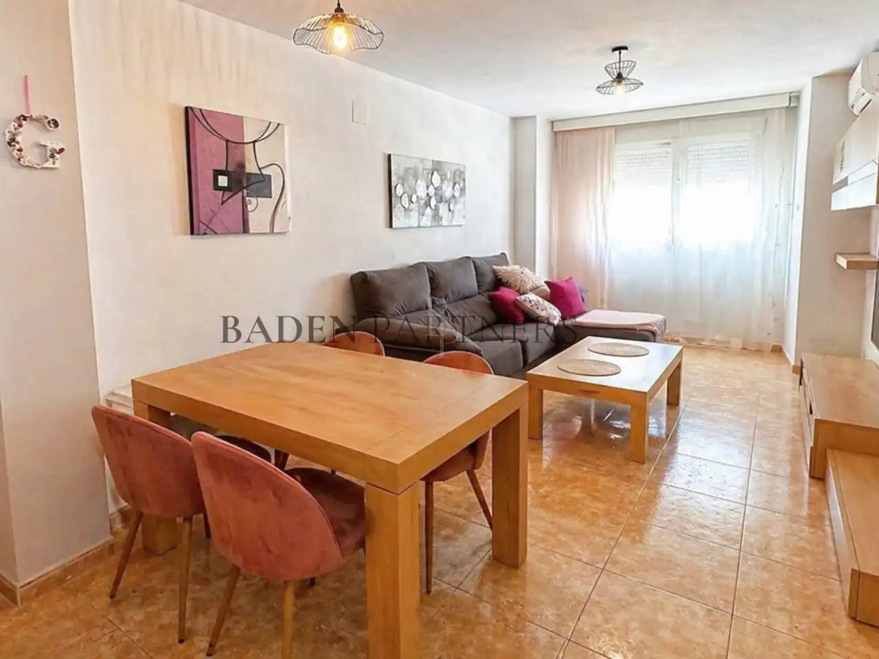 Sala d'estar de Pis en venda en Vinaròs amb Aire condicionat, Calefacció i Moblat