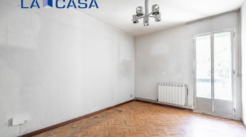 Foto 3 de Piso en venta en Calle de Gallur, Los Cármenes, Madrid Capital