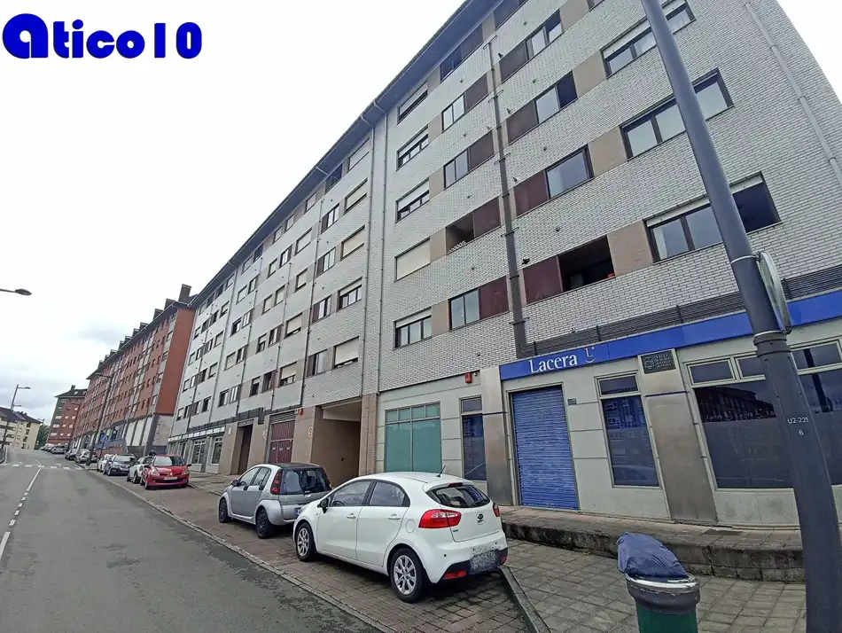Flat for sale in Calle Doctor Antonio Bascarán Asúnsolo, Cerdeño - El Palais - Mercadín