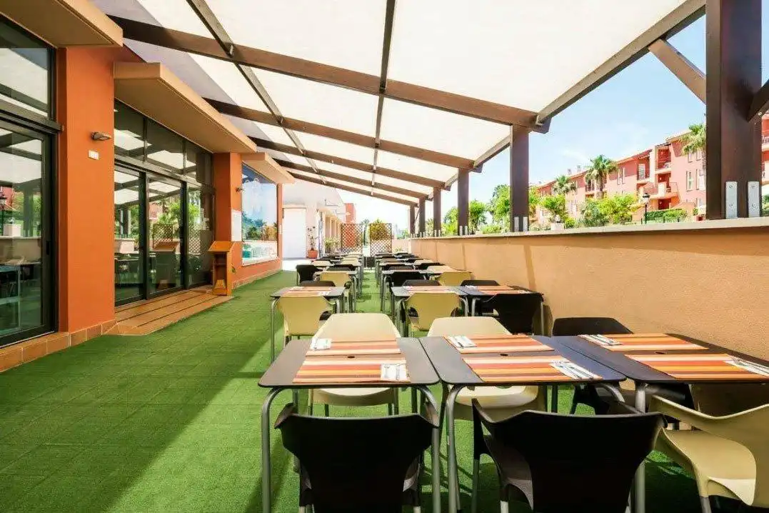 Terrassa de Casa adosada en venda en Chiclana de la Frontera amb Aire condicionat, Jardí privat i Terrassa