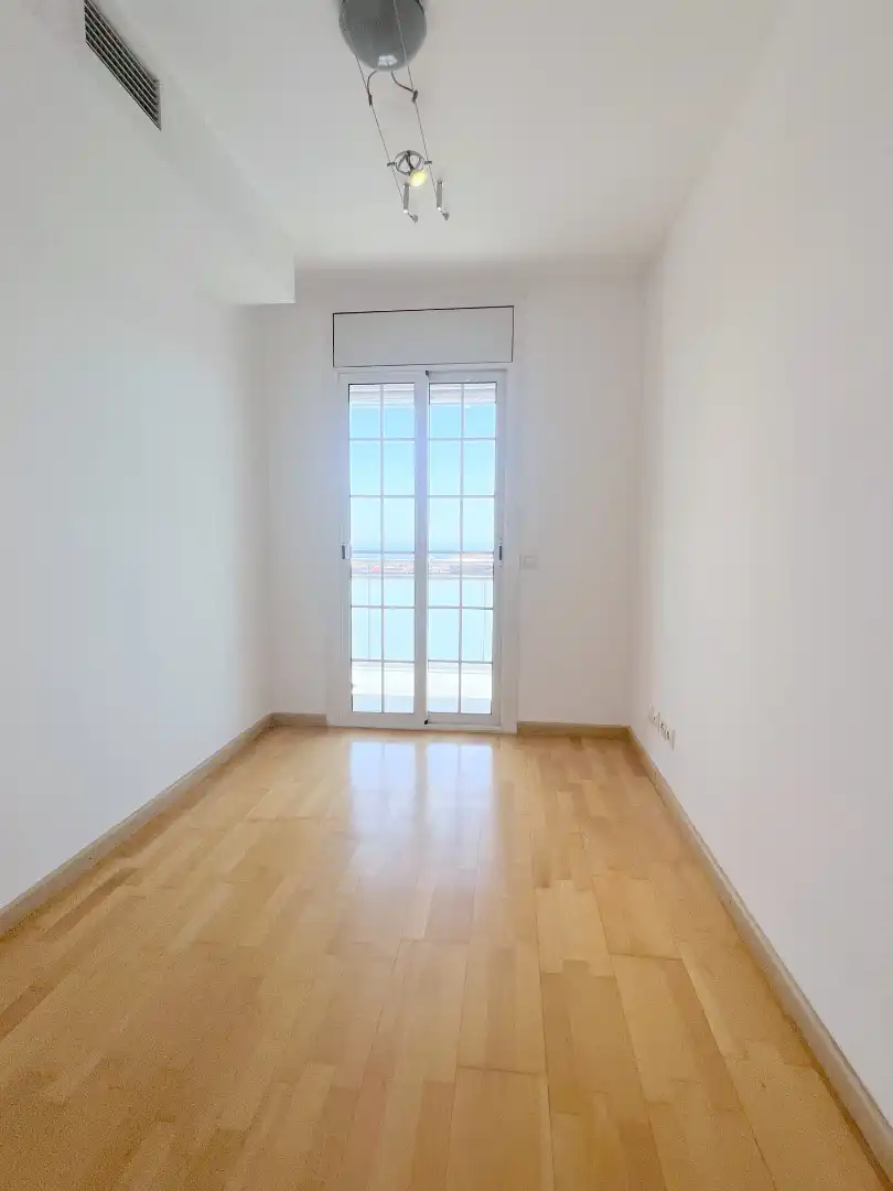Habitación de Piso de alquiler en Mataró con Aire acondicionado, Calefacción y Parquet