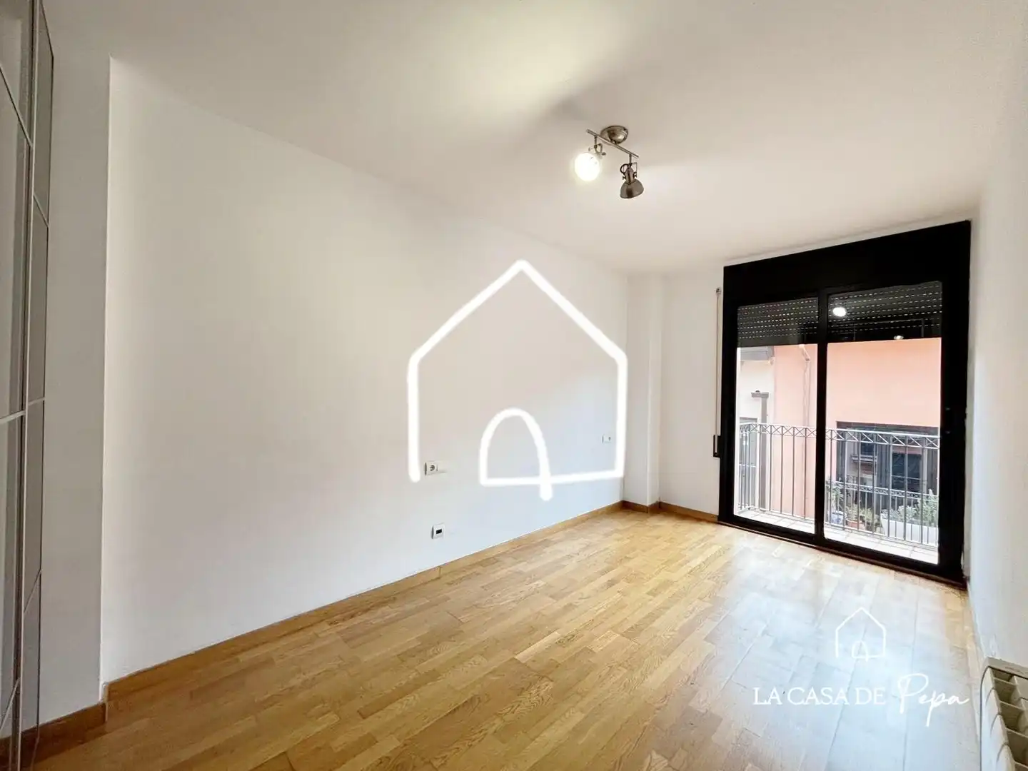 Habitación de Ático en venta en Begues con Calefacción, Parquet y Balcón