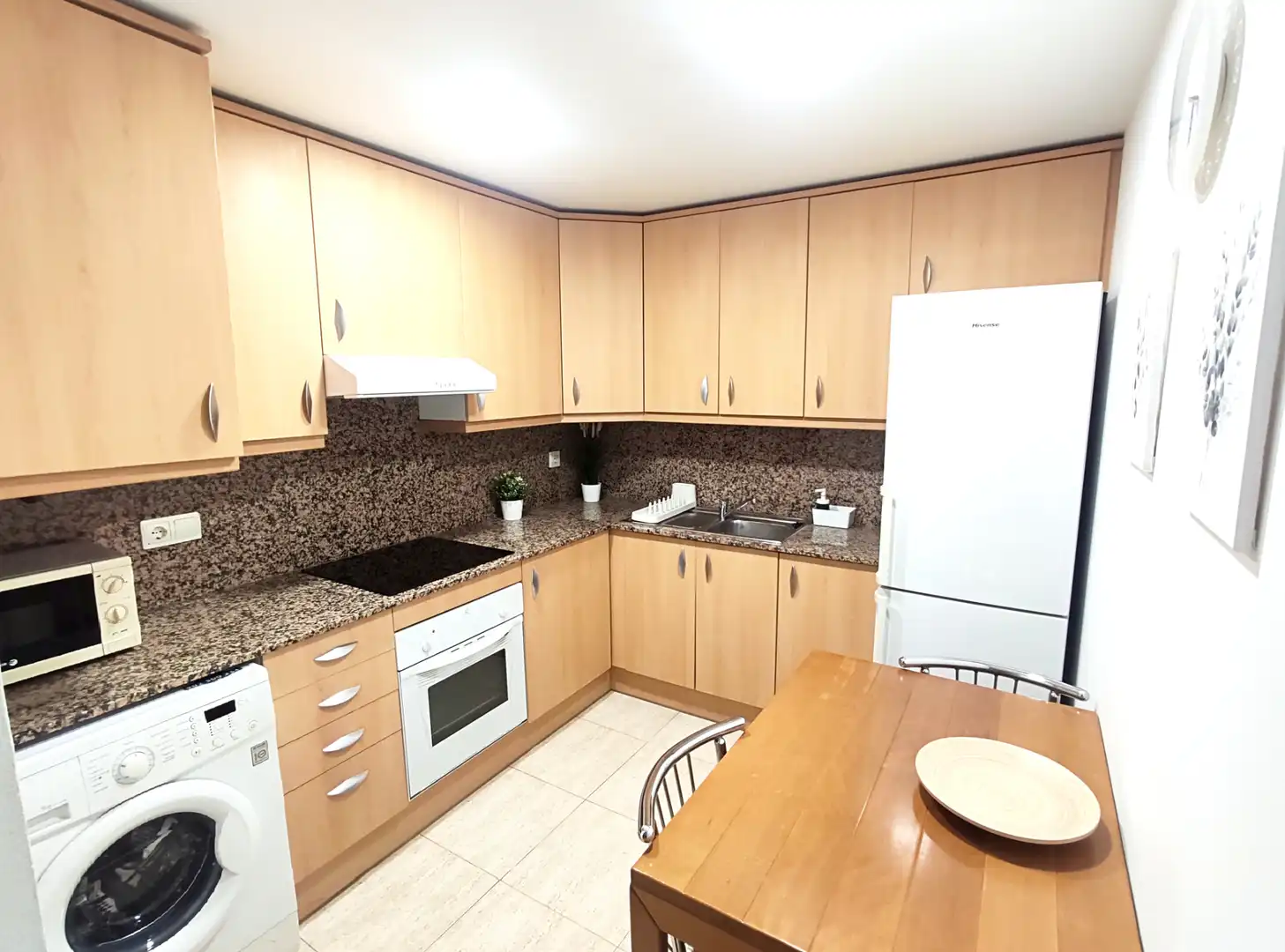Cocina de Piso de alquiler en Terrassa con Amueblado, Horno y Lavadora