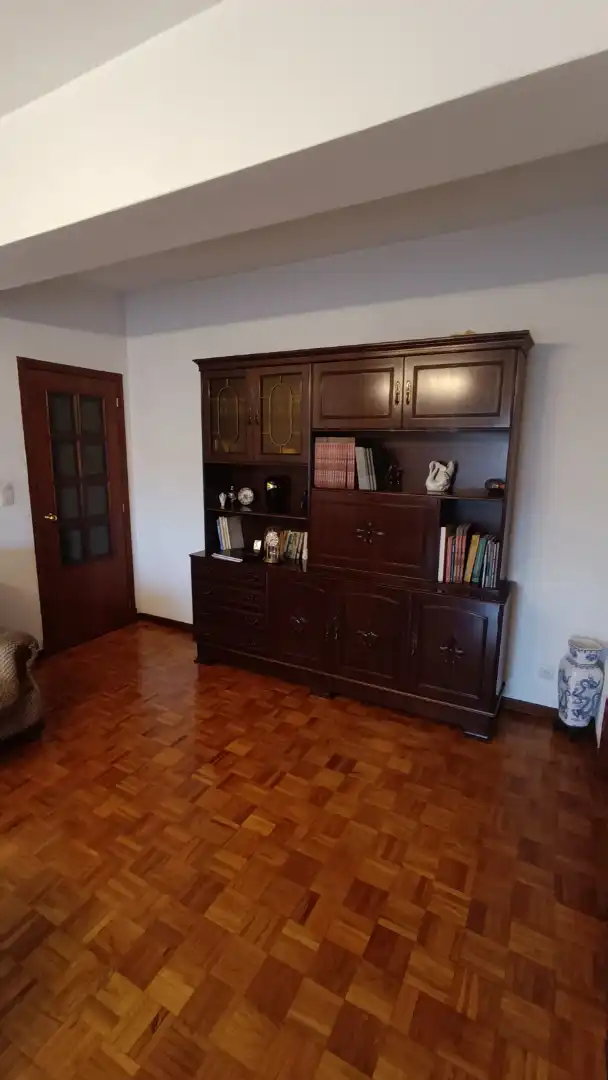 Sala d'estar de Pis per a compartir en Ourense Capital  amb Calefacció, Parquet i Moblat