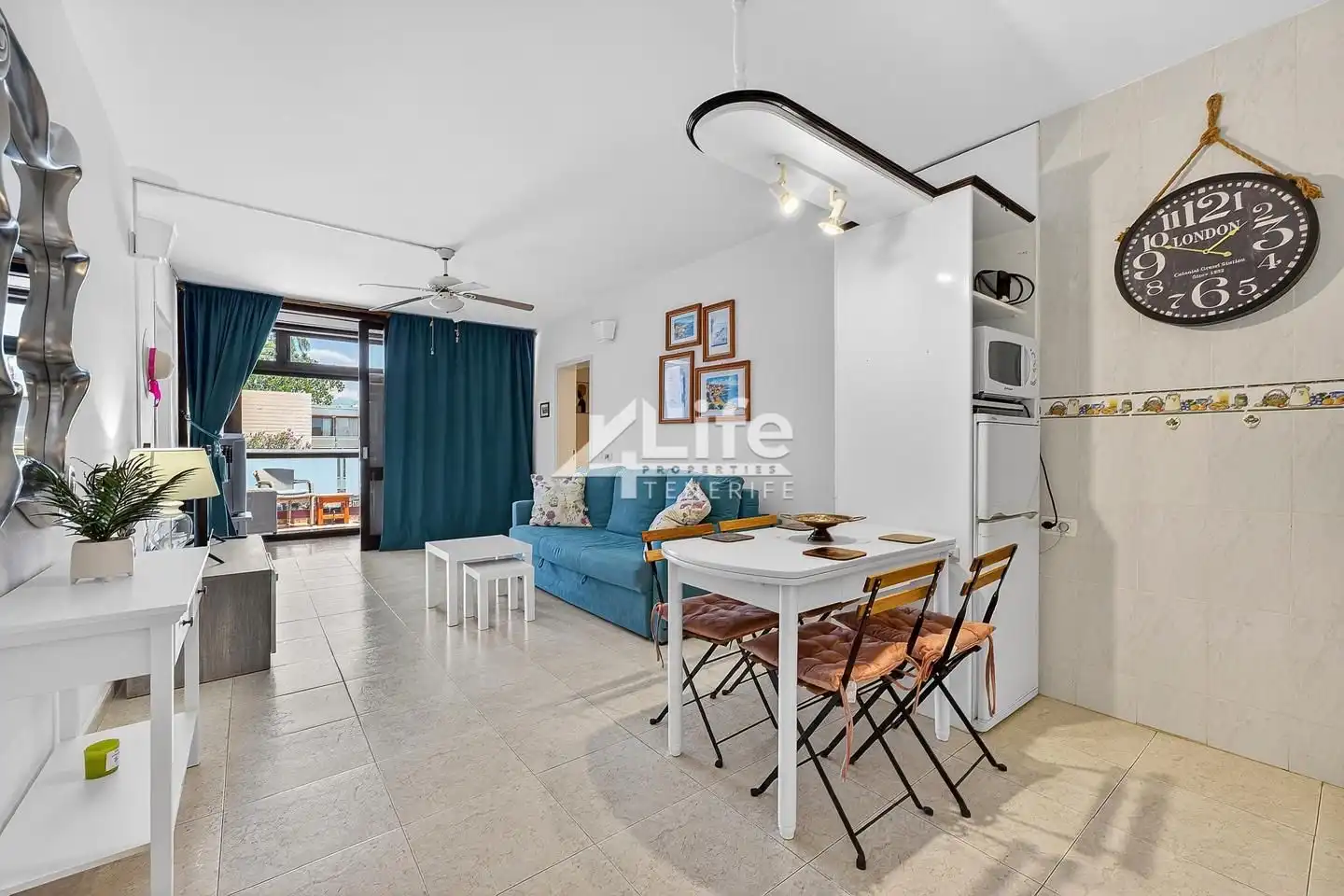 Vista exterior de Piso en venta en Arona con Terraza y Amueblado
